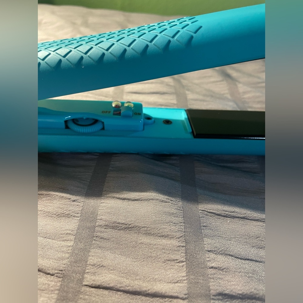 Ginalli Milano Tourmaline Professional Hair Straightener.